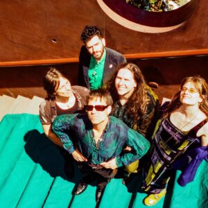 Bodega nous parle du nouvel album 'All Inside Aquarium' : « Nous avons décidé de faire du vrai rock sans le modificateur 'indie' »