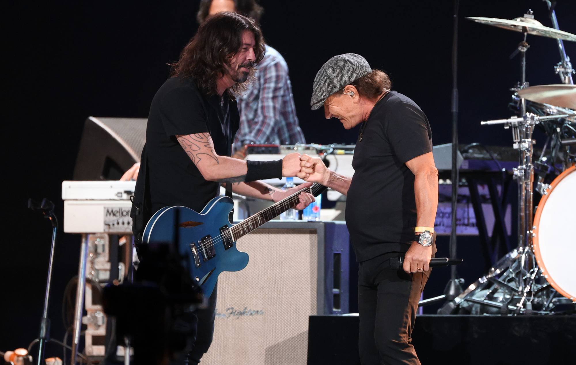 Regardez Dave Grohl rejoindre AC/DC pour "Highway To Hell" lors de la dernière tournée "Power Up"