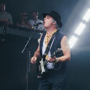 Regardez Pete Doherty des Libertines reprendre en karaoké « Smile » de Lily Allen en Corée du Sud